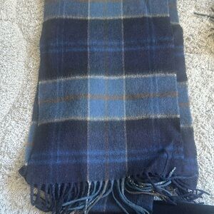 Barbour scarf